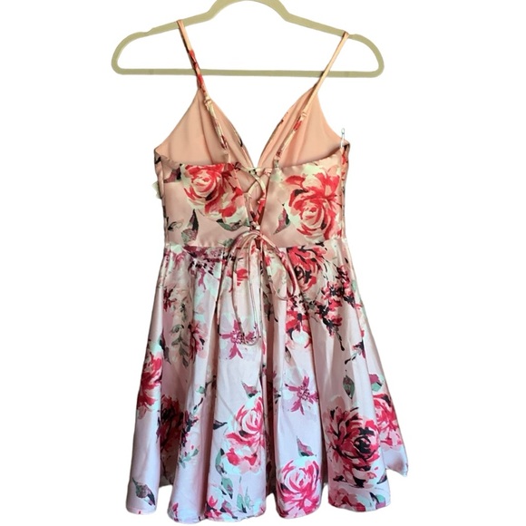 NWT pink homecoming mini dress floral fit & flare … perfect for HOCO size 3 - Picture 5 of 15